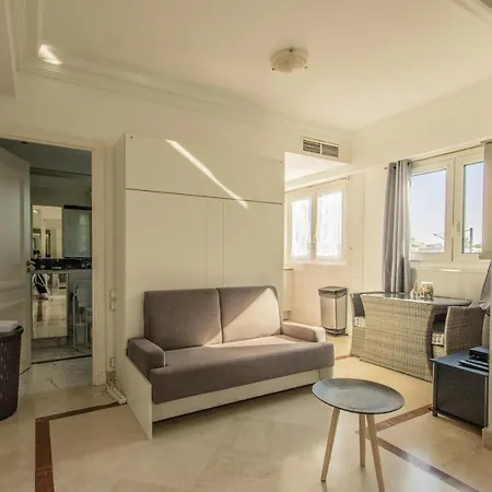 Zenbreak-studio At Palais Napoleon Apartment